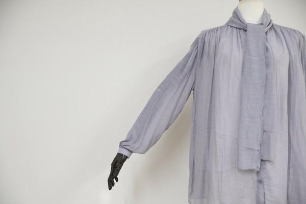 レーヨン混ストール付ブラウス