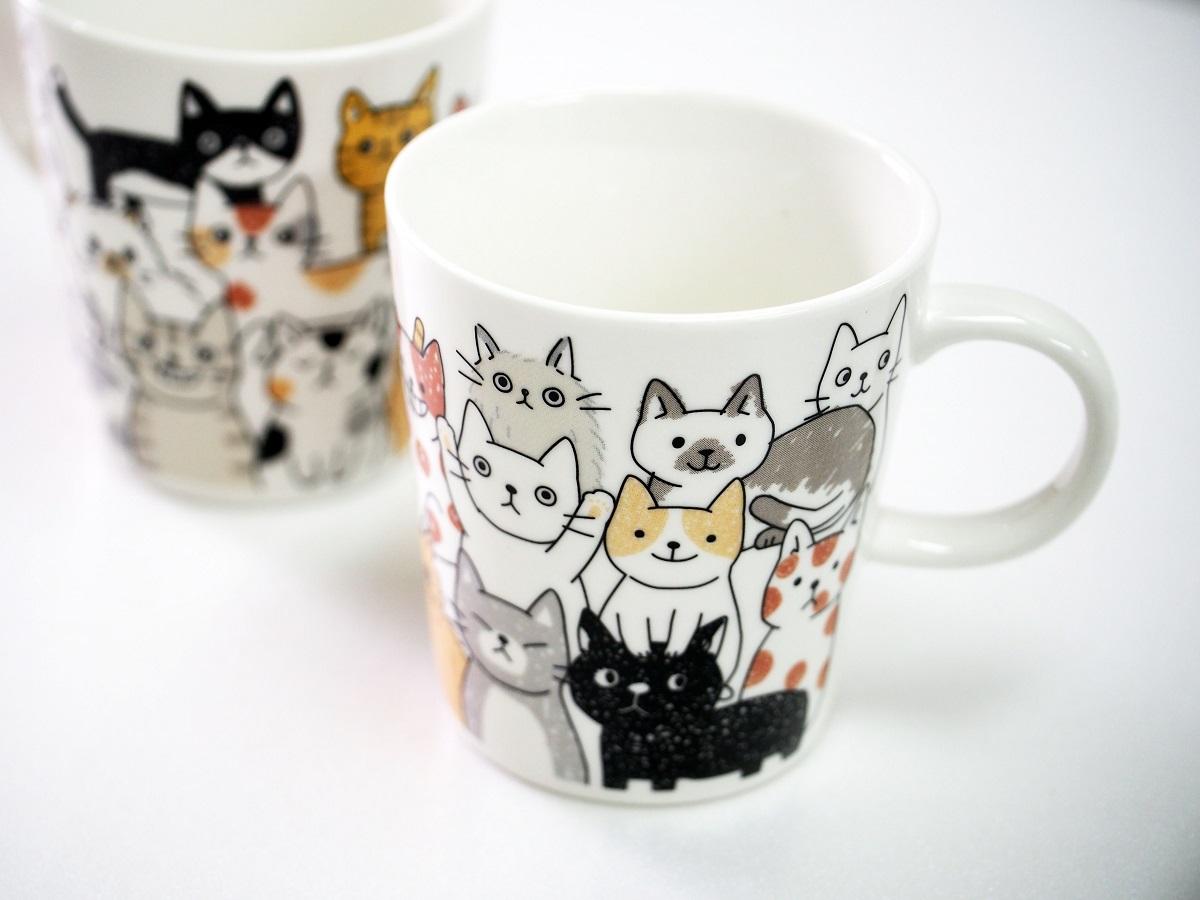 マグカップ　ねこ全身