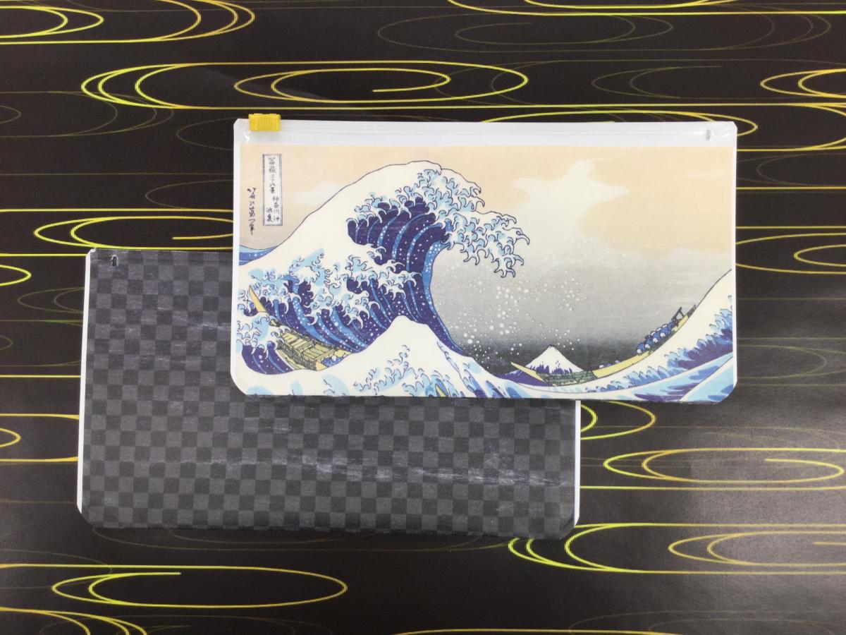 北斎画“神奈川沖浪裏”　衛生マスクポーチ