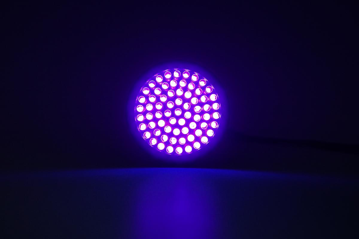 クールビーム　KB39　紫外線　UVライト　68LED