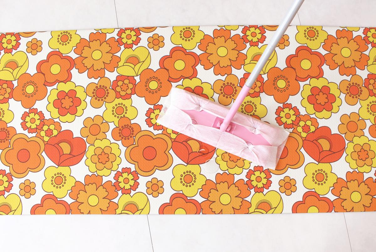 昭和レトロ　拭けるキッチンマット　ルアンス