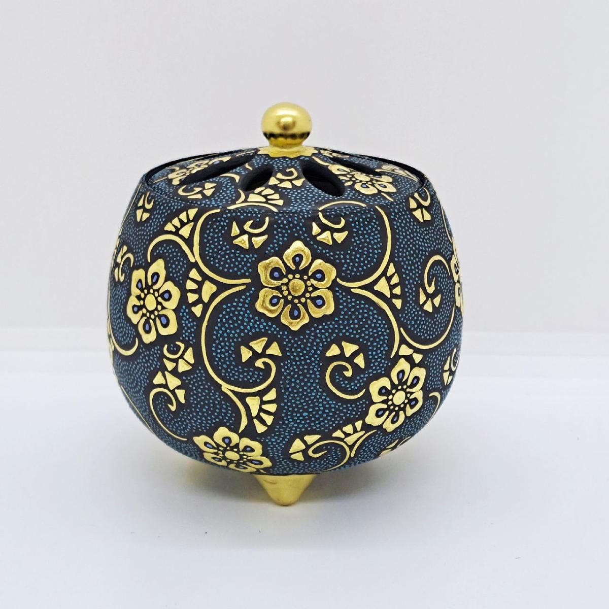 九谷焼香炉／渦打青粒盛金宝相華文