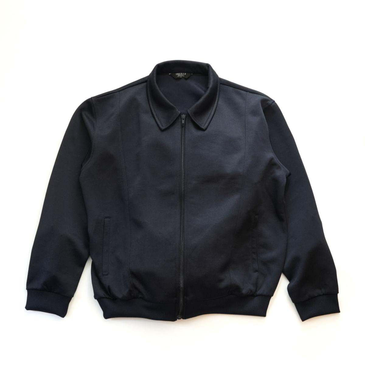 軽くて快適なカチオンニットジャケット