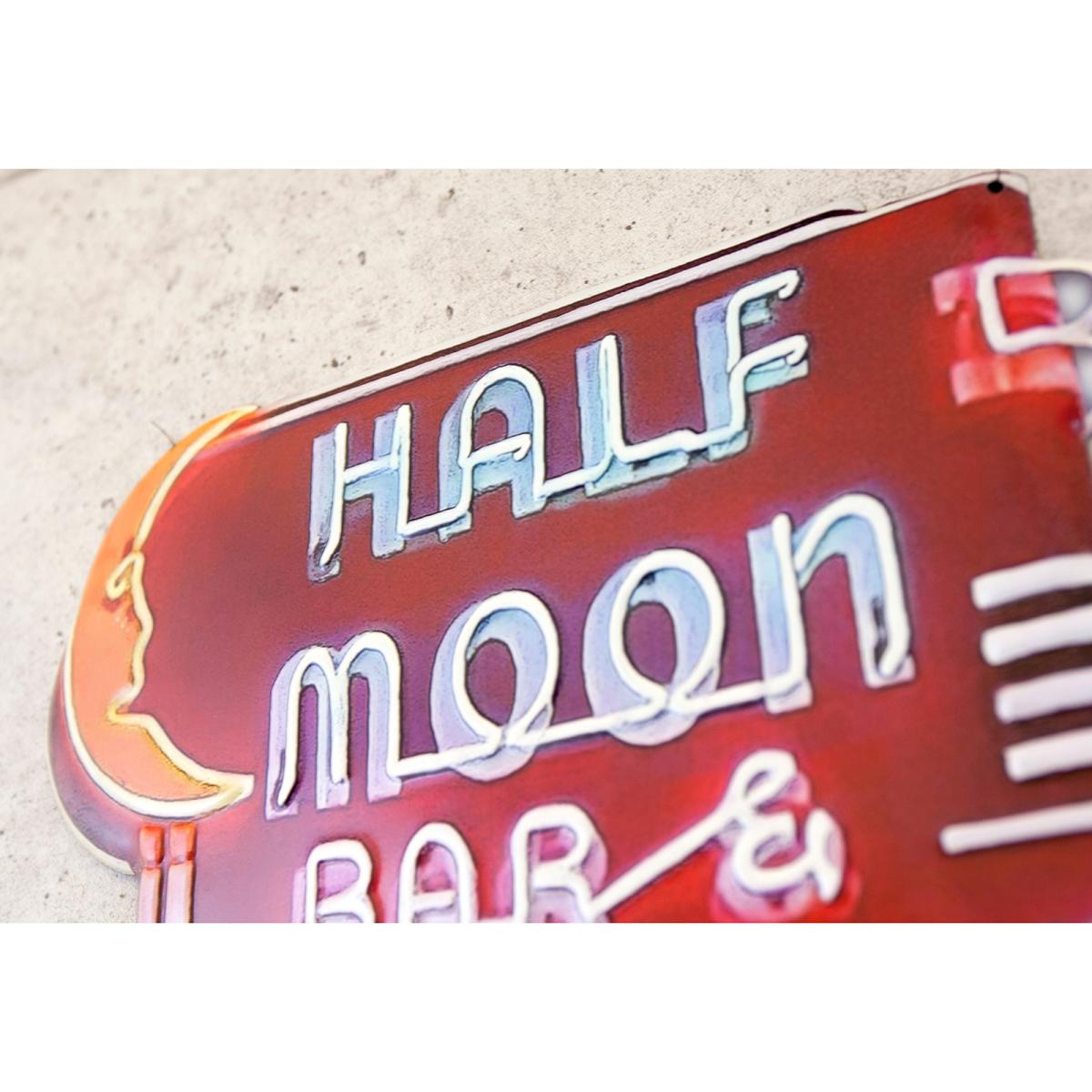 アンティークエンボスプレート [HALF MOON BAR & RESTAURANT]