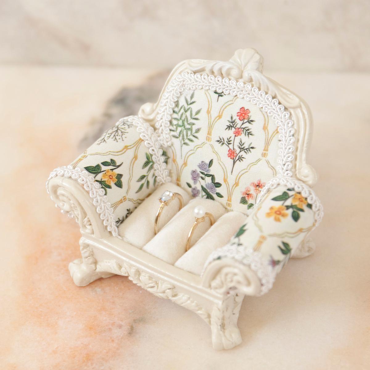 クラシカルリングホルダーチェアー　フラワー