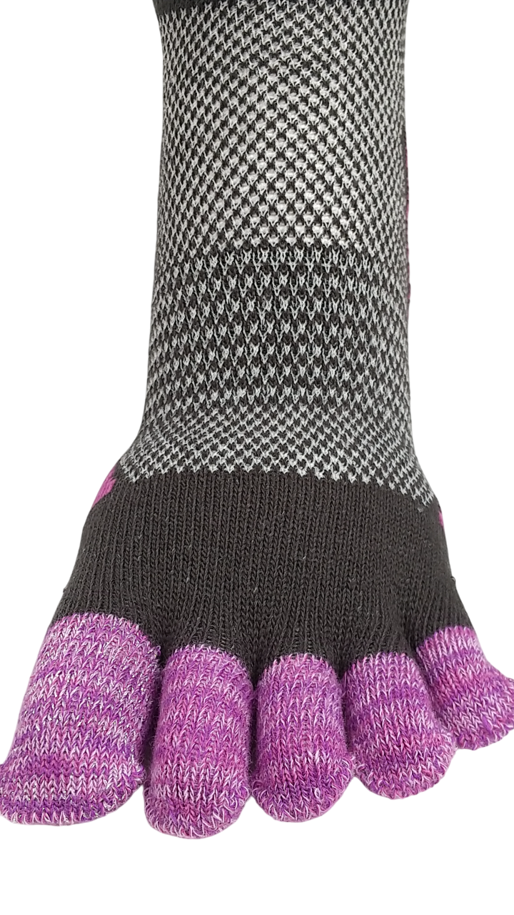 フィットネス5本指　かかとつま先引き揃えサポートメッシュ　スニーカー丈