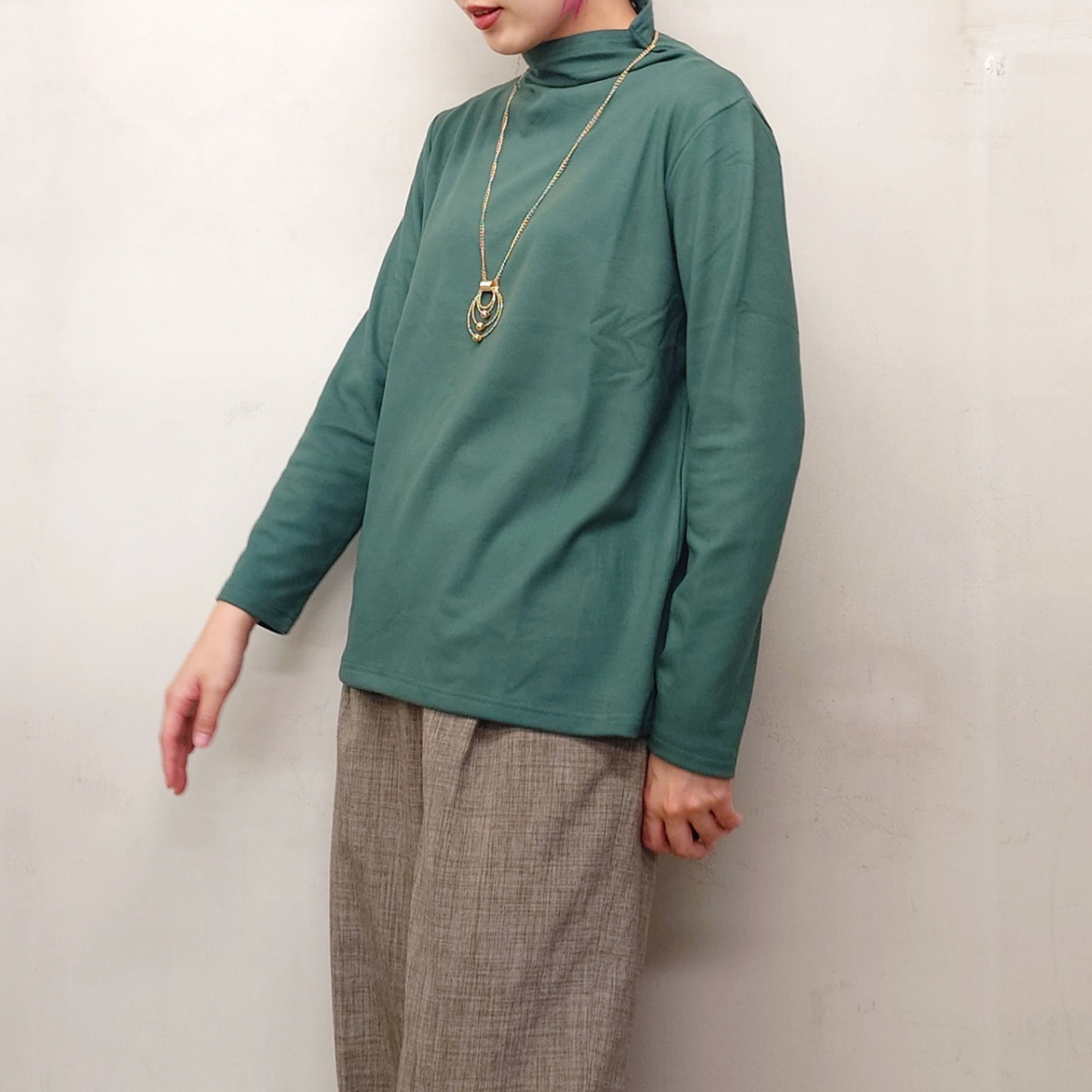 ネックレス付き　ピーチ起毛　ボトルネック　カットソー