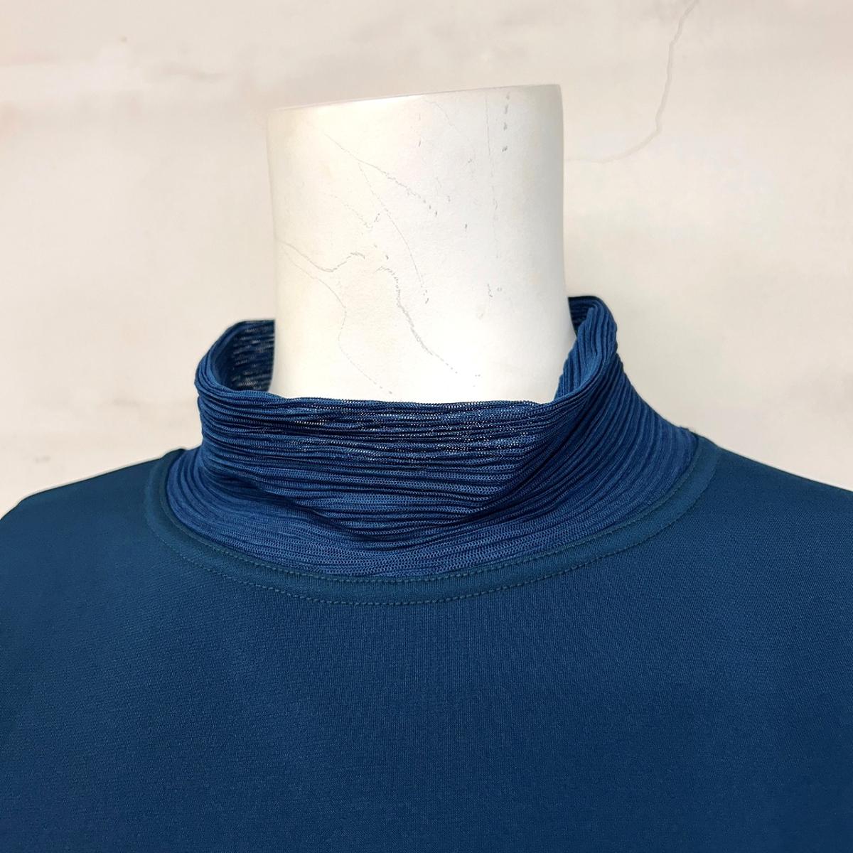 襟シアープリーツ　無地長袖Tシャツ