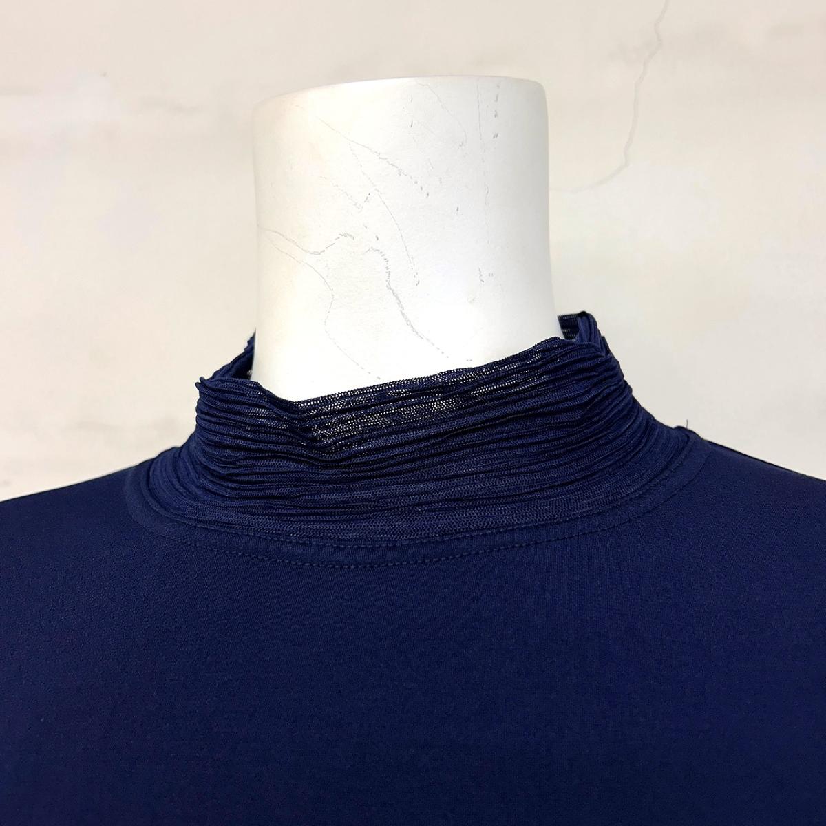 襟シアープリーツ　無地長袖Tシャツ