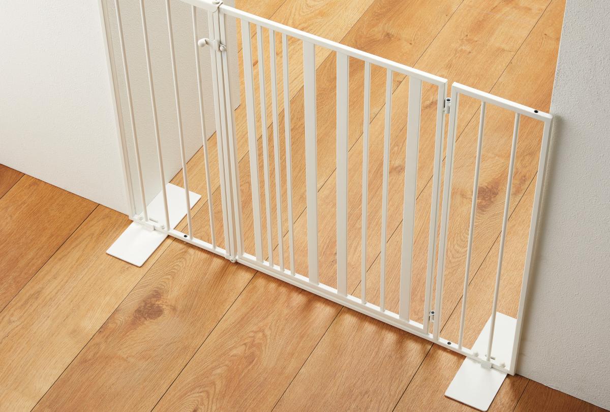 Pet gate　ストライプ　扉タイプ　置くだけ簡単設置