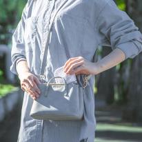 乾電池式 ネックストラップ付き ３ＷＡＹ スクエアファン 【48個】 ホワイト