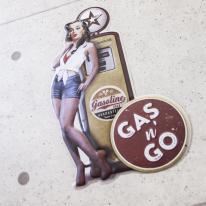 アンティークエンボスプレート  "GAS & GO"