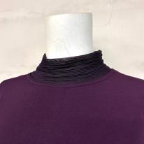 襟シアープリーツ　無地長袖Tシャツ