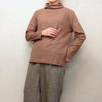 ピーチ起毛　3本タック　ボトルネック　カットソー