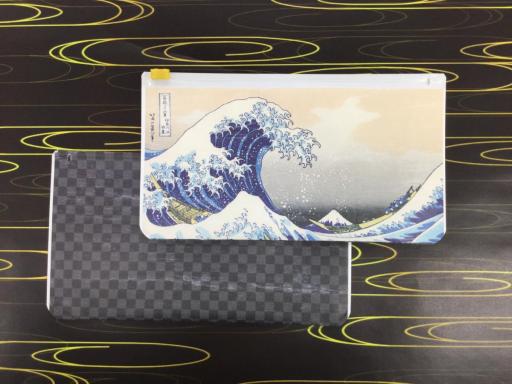 北斎画“神奈川沖浪裏”　衛生マスクポーチ